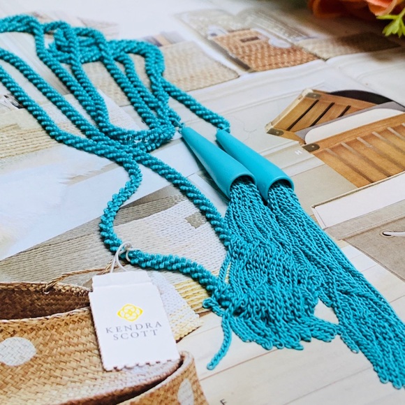 Kendra Scott Phara Necklace in Aqua - Picture 5 of 8